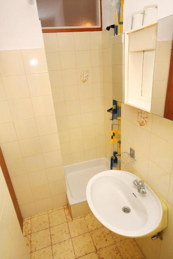 Apartments And Rooms With Parking Space Palit, Rab - 5061 Zewnętrze zdjęcie