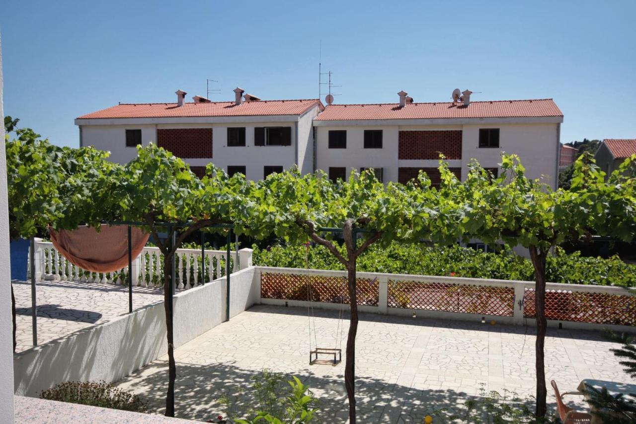 Apartments And Rooms With Parking Space Palit, Rab - 5061 Zewnętrze zdjęcie